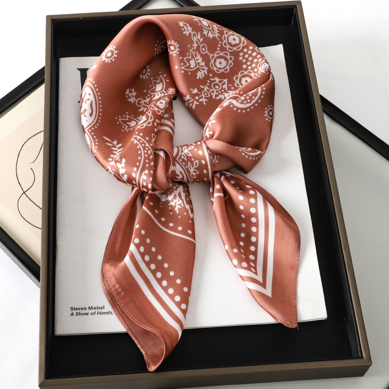 Luksusowa Jedwabna Apaszka Kwa – Luxury Skincare Headband recenzja i cena